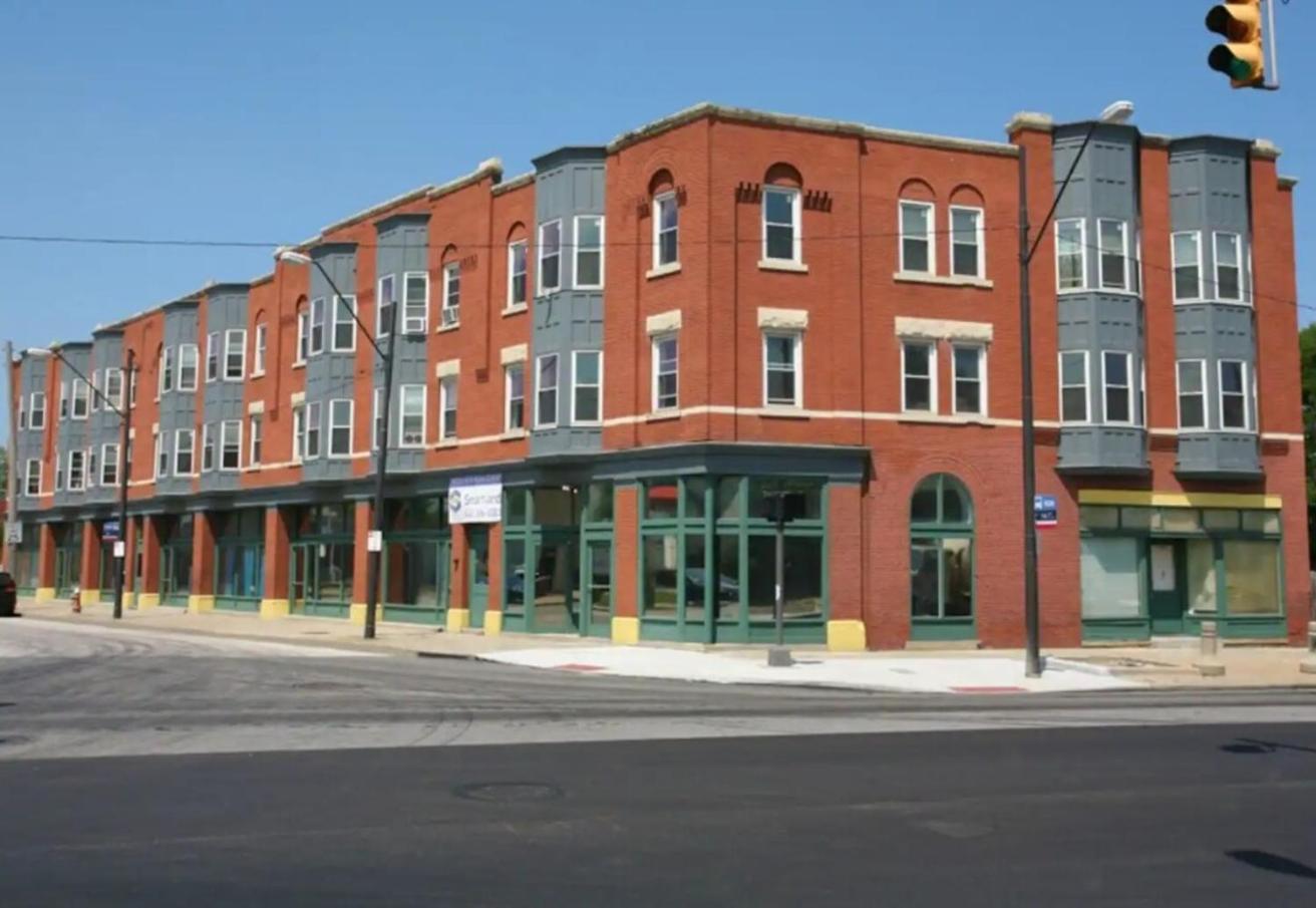 Local Modern Getaway - Ground Floor Apartment Cleveland Bagian luar foto