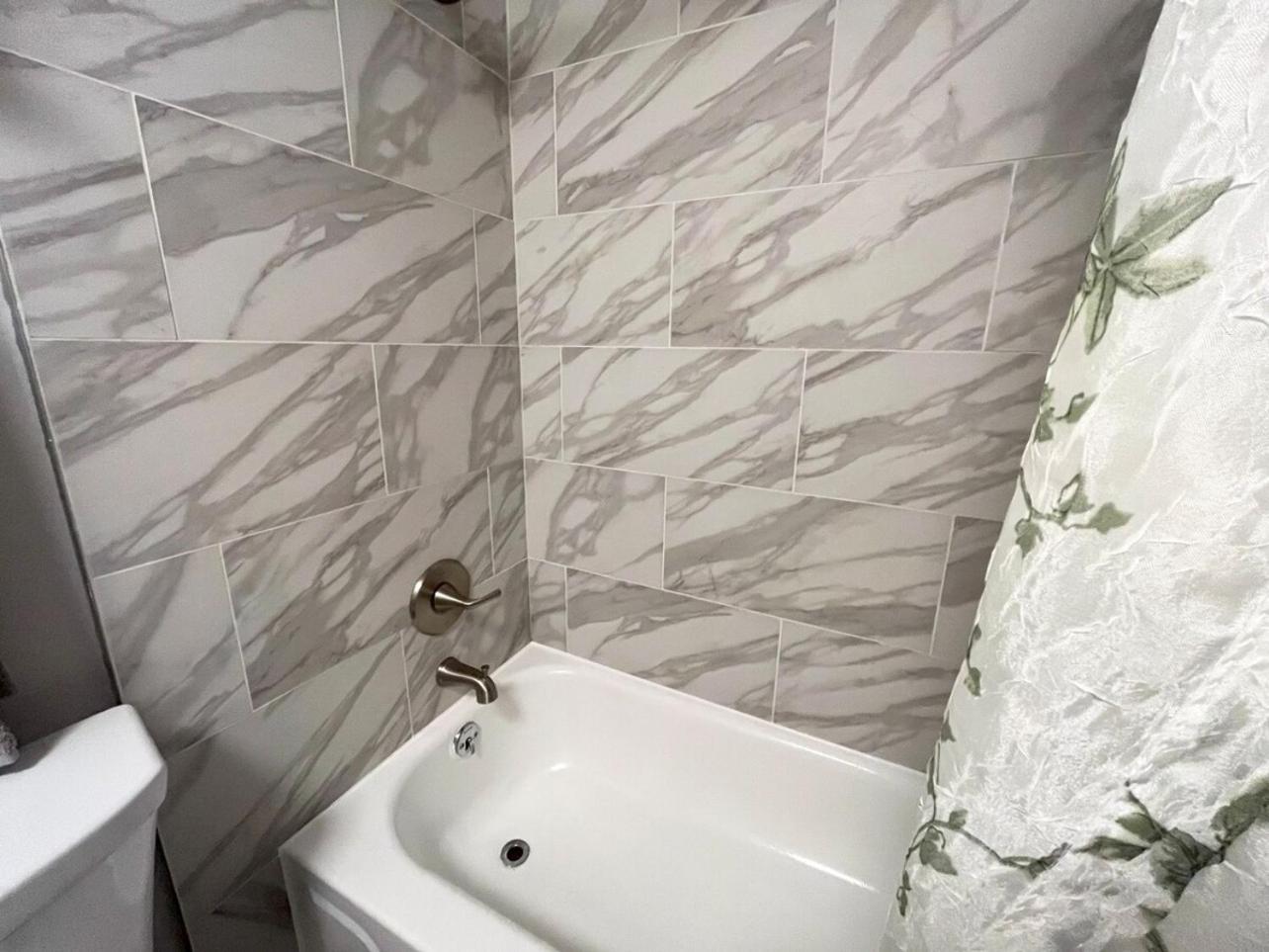 Local Modern Getaway - Ground Floor Apartment Cleveland Bagian luar foto