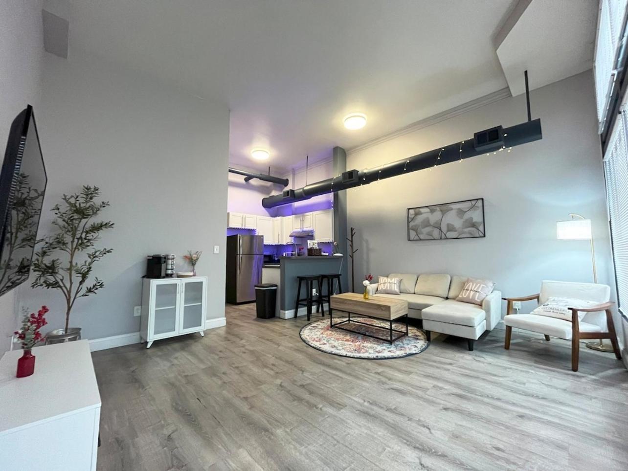 Local Modern Getaway - Ground Floor Apartment Cleveland Bagian luar foto