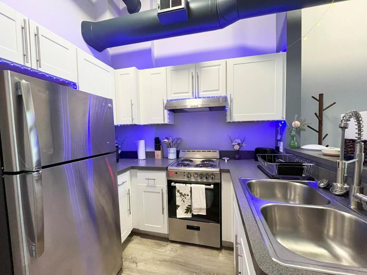 Local Modern Getaway - Ground Floor Apartment Cleveland Bagian luar foto