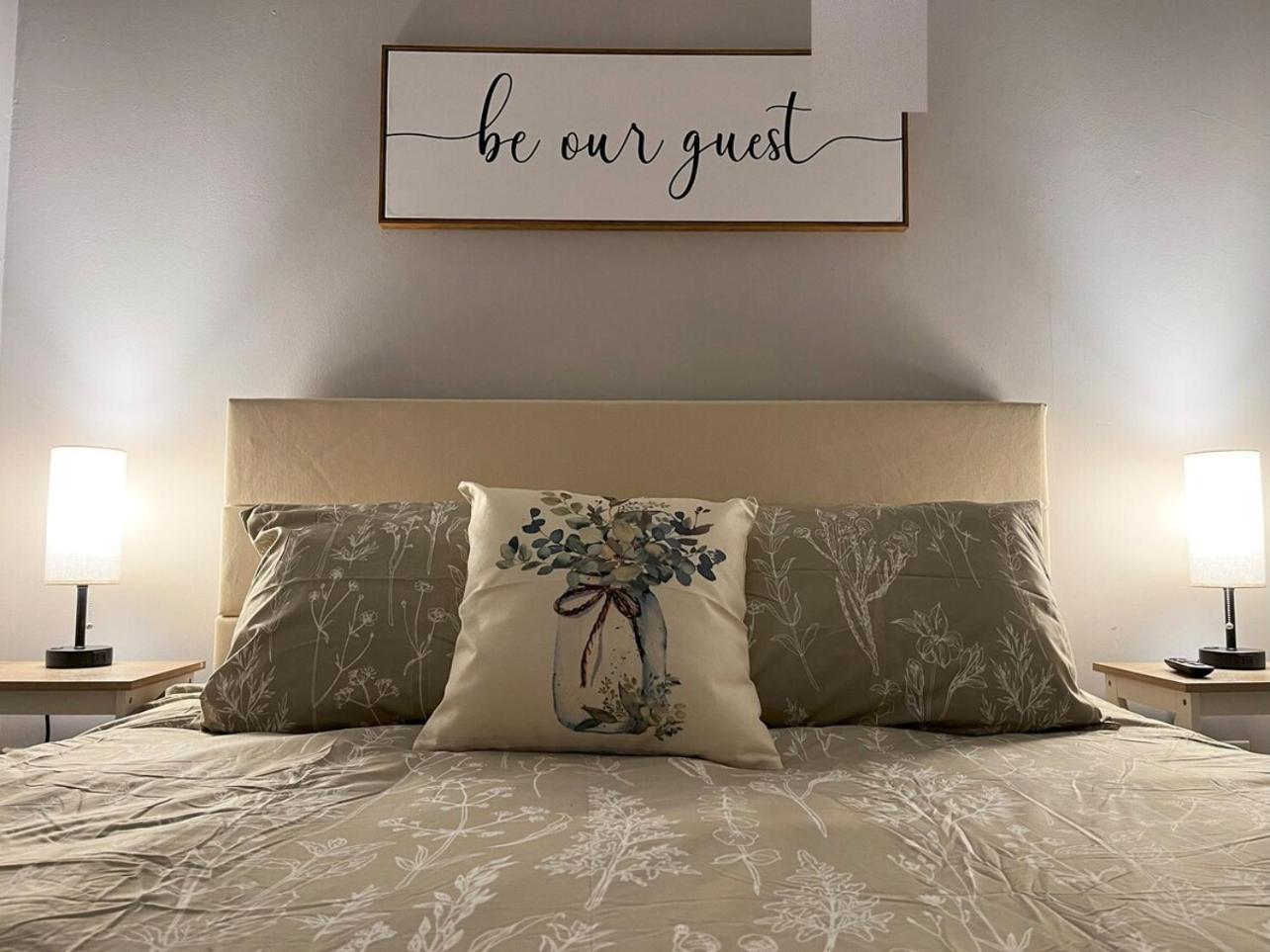 Local Modern Getaway - Ground Floor Apartment Cleveland Bagian luar foto
